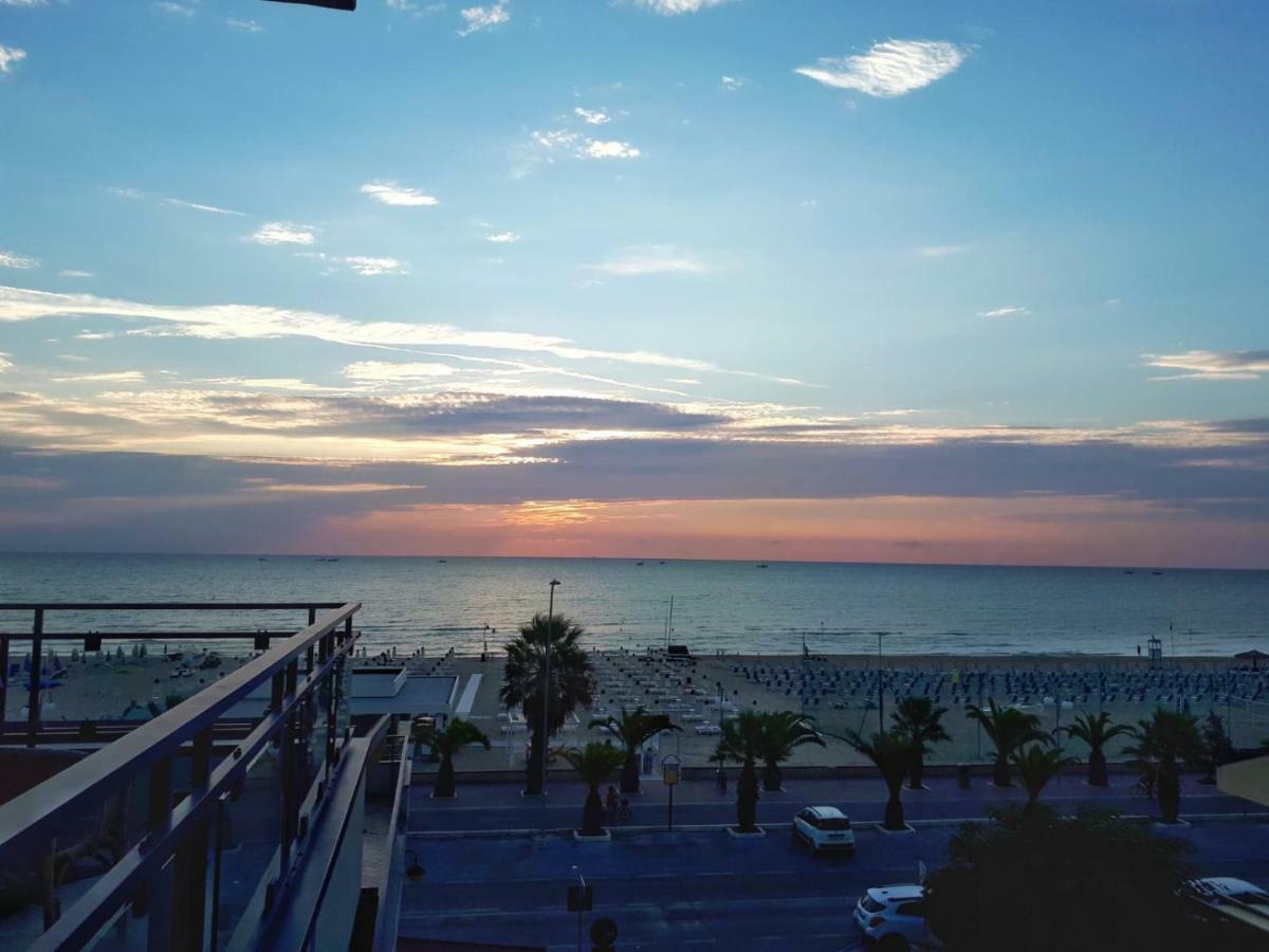 Appartamenti Frontemare Tortoreto Buitenkant foto